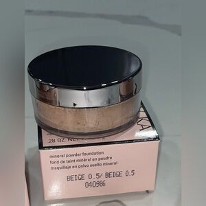 Mary Kay Mineral Powder Foundation - Beige